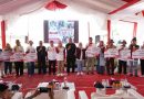 Bupati Indramayu Serahkan Bantuan kepada Penerima Manfaat di Kontes Dan Expo Domba 2024